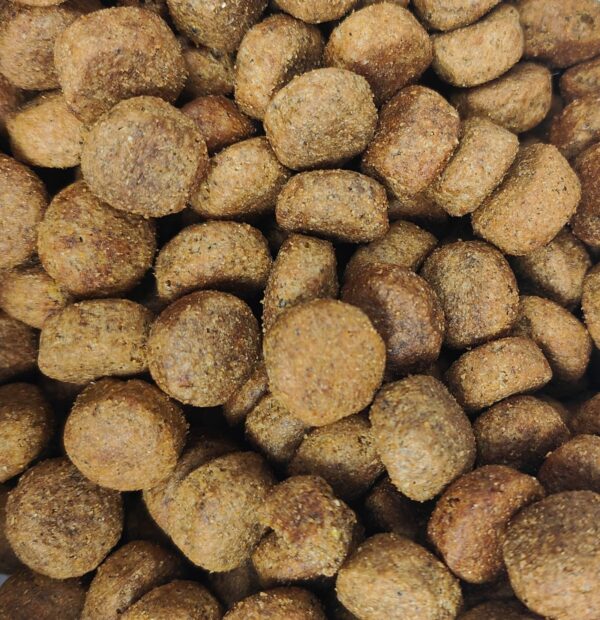 38698dba8ca8b8868b4a4b4509e59a36 Vleesje krokante brok Sensitive Kip 1 of 15 kilo