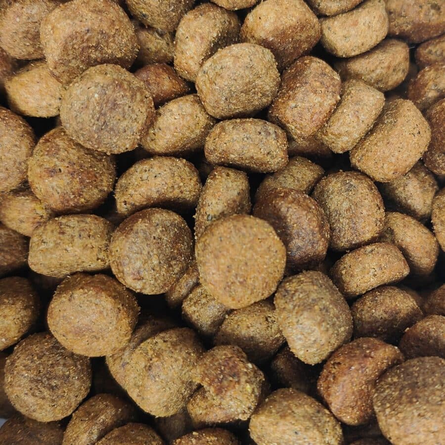 Vleesje krokante brok Sensitive Kip 1 of 15 kilo