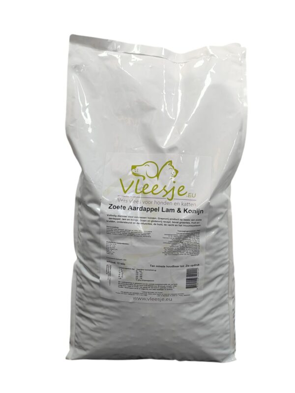 aba4c72083b948a15b20761d3409fee9 Vleesje krokante brok Zoete aardappel Lam & Konijn 1 of 15 kilo
