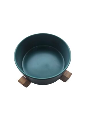 Kunststof voer/drinkbak op hout Groen